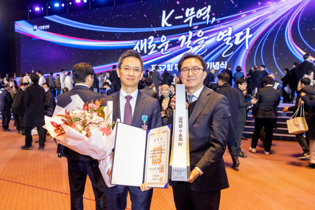 GC녹십자 ‘3억불 수출의 탑’ 수상...