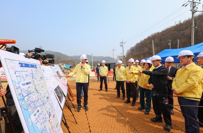 김민석 국무총리, 세종-안성 고속도로...