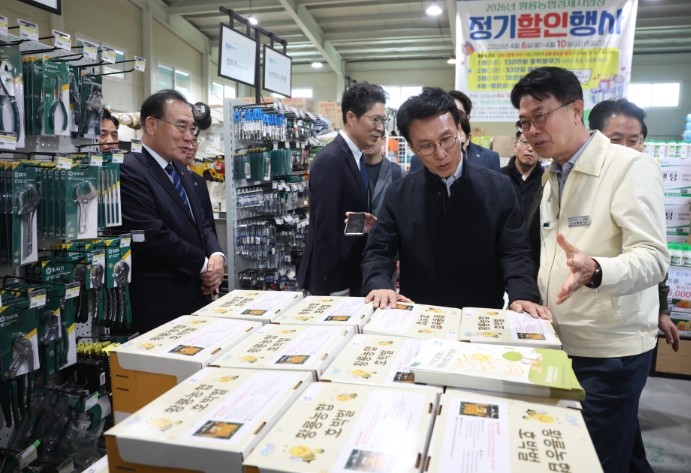 김민석 국무총리, 농업용 기자재 수급...