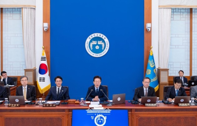 이 대통령 "헌법, 40여년...