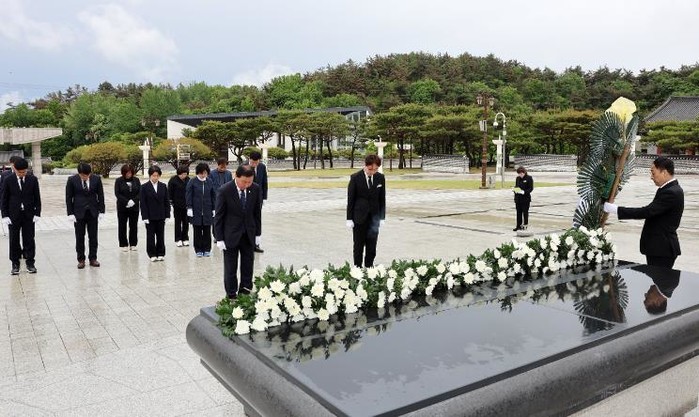화순군의회, 국립 5·18 민주묘지 ...