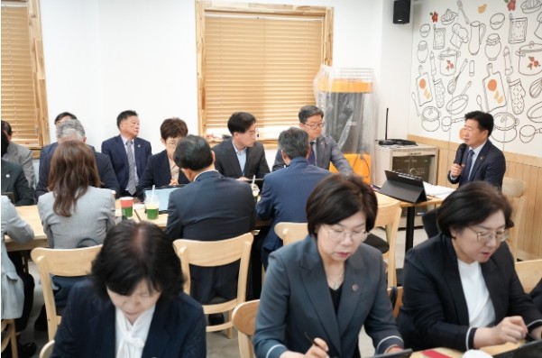 제주도, '머무는 관광'...
