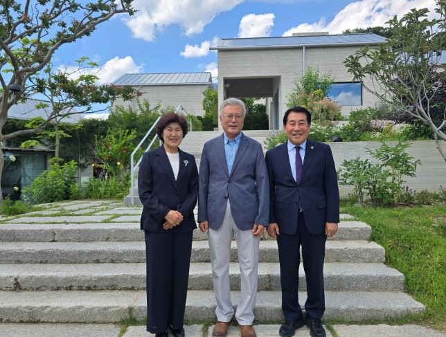 나동연 양산시장, 문재인 전 대통령 ...