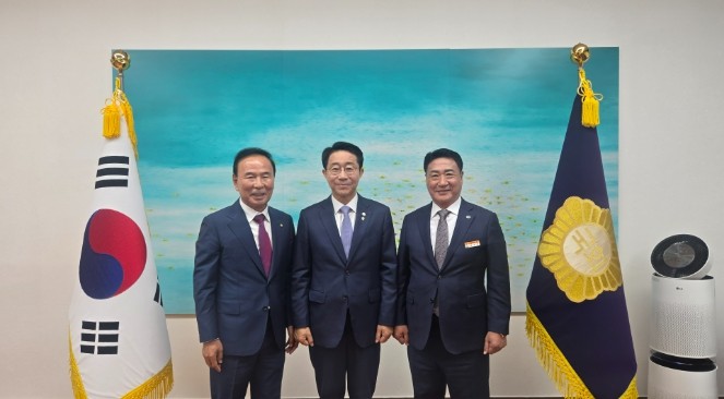 정영철 영동군수, 국회 방문…민선9기...