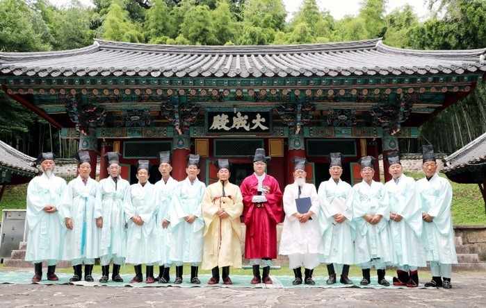 김현수 하동군수, 향교 고유제 봉행....