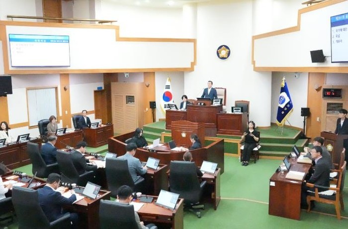 음성군의회, 제10대 의회 개원 후 ...