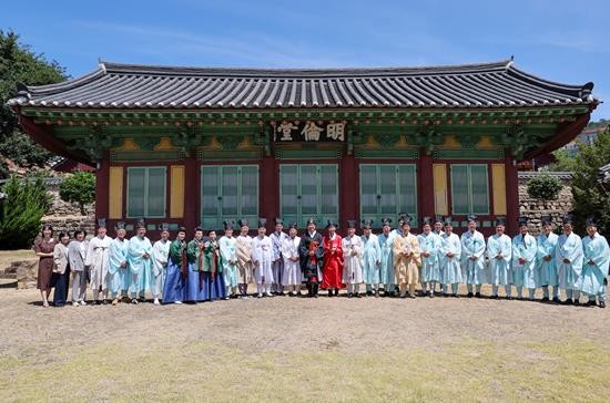 김해향교, 정영두 시장 취임 고유례 ...