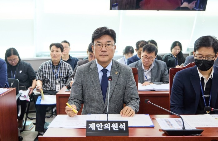 경기도의회 최만식 의원, 전국 최초 ...