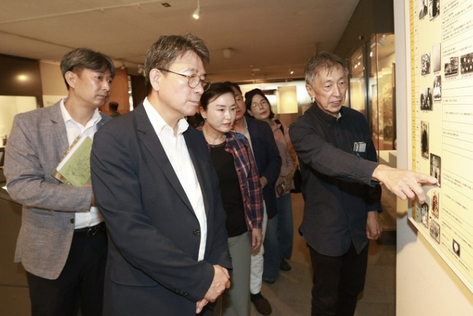 안병윤 예천군수, 日 고려미술관 방문...