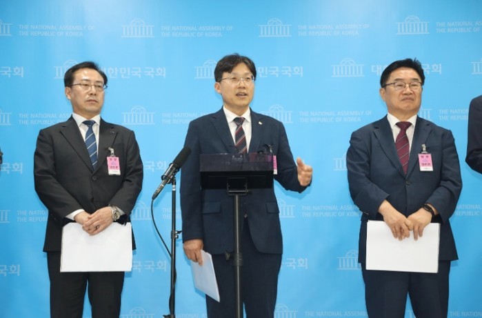 조용식 울산교육감, 더불어민주당 김민...