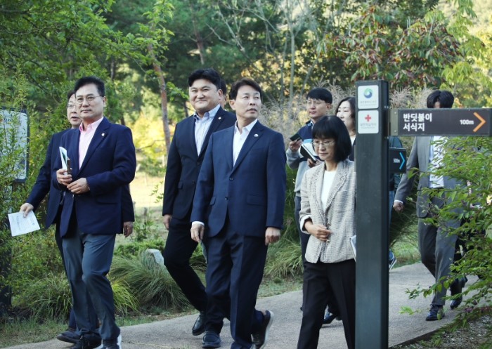전문학 서구청장, 노루벌적십자생태원 ...